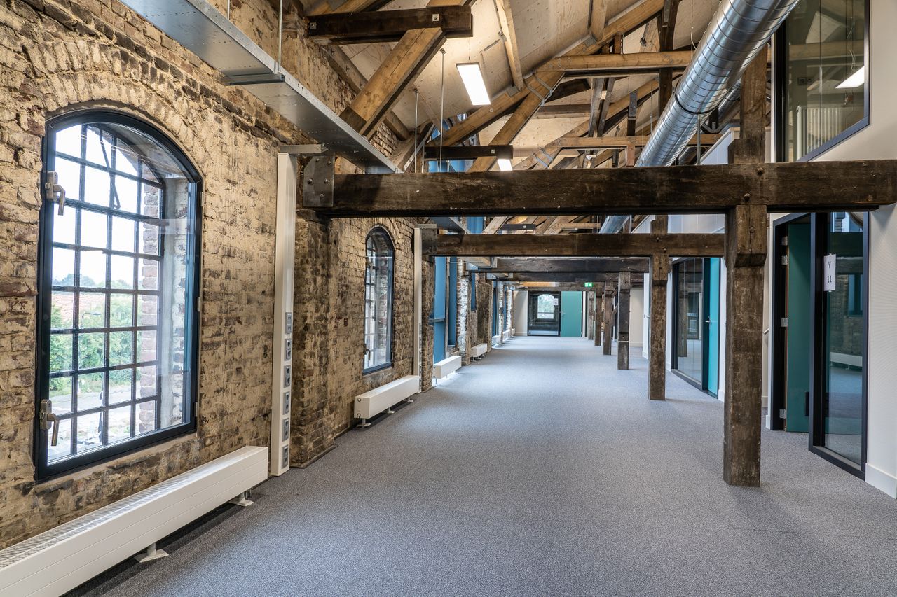 Modern professional workspace interior inspiration
